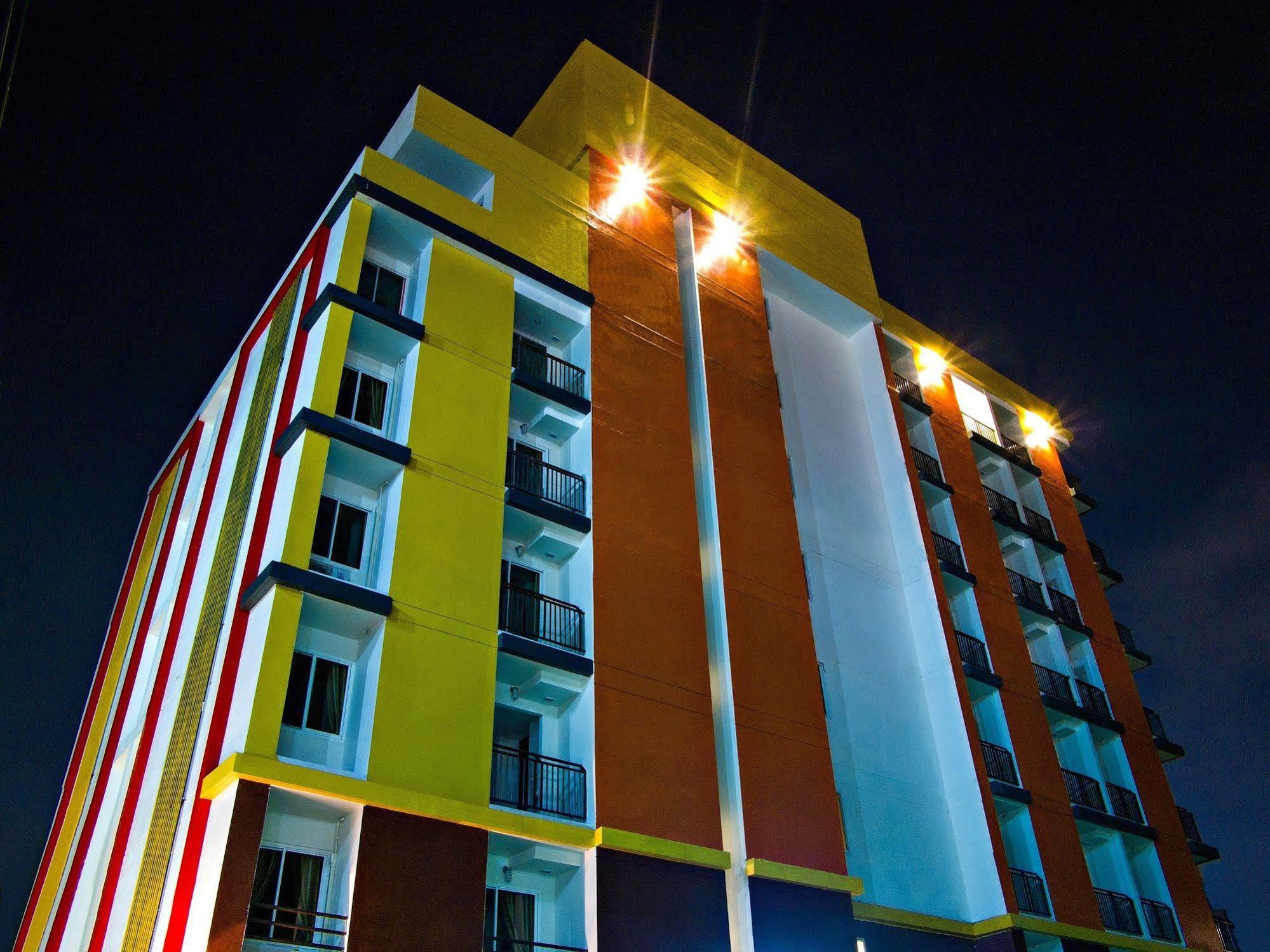 Nrv Place Apart Hotel Bangkok Esterno foto