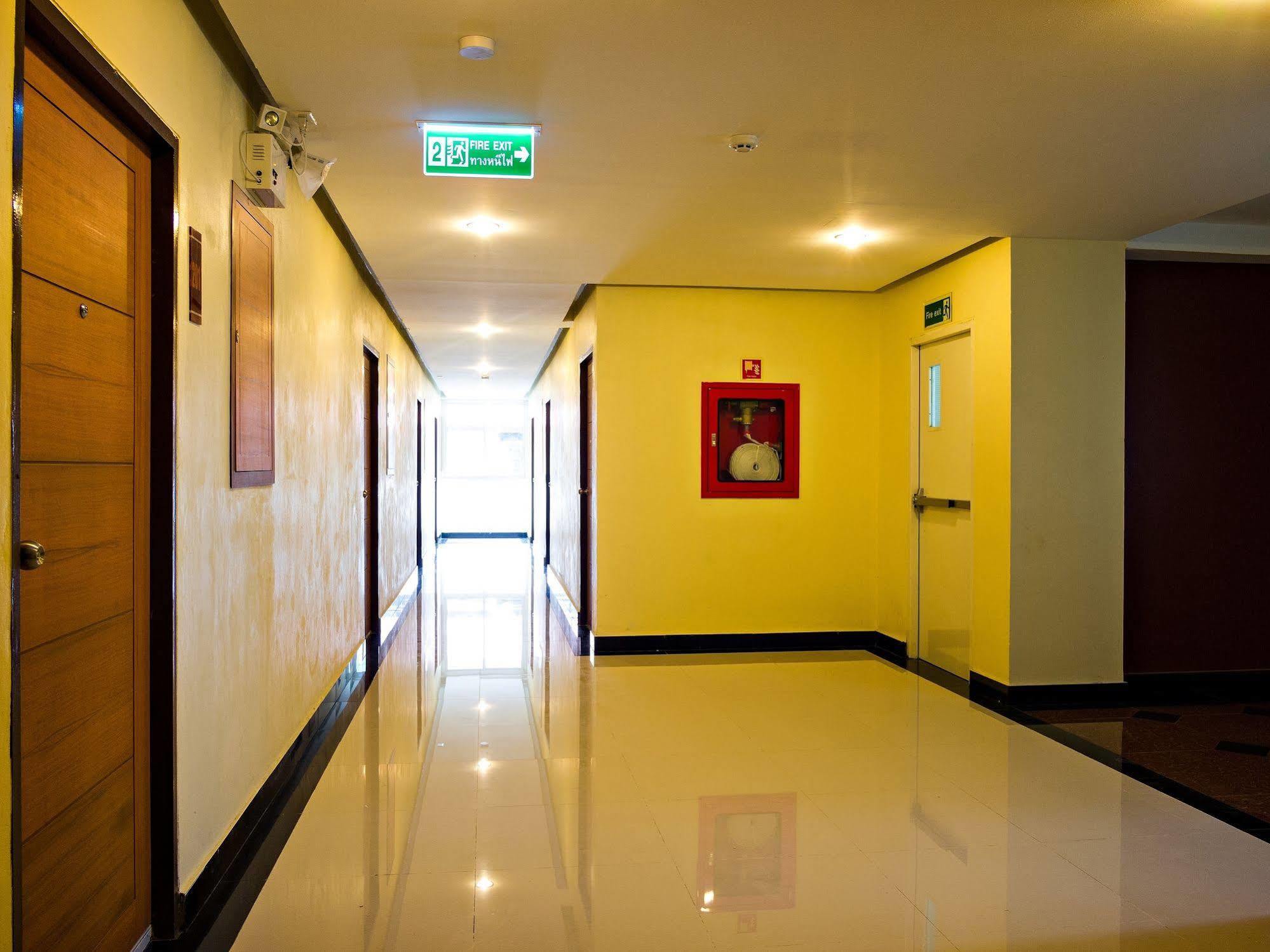 Nrv Place Apart Hotel Bangkok Esterno foto